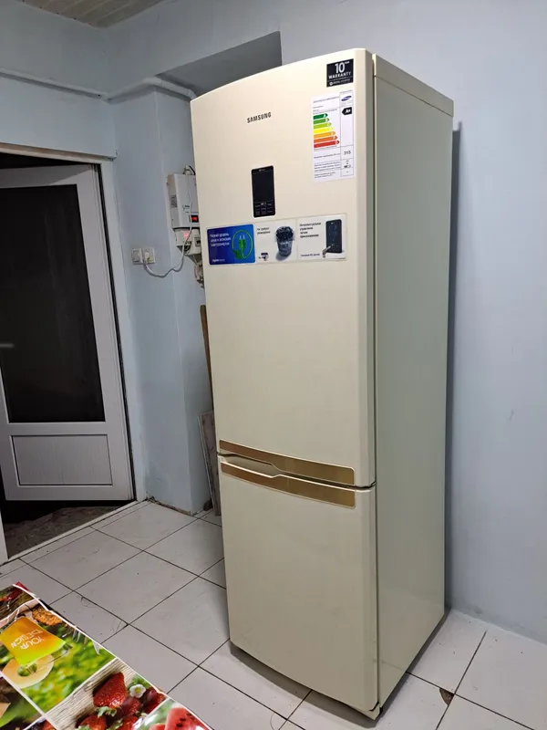 продам холодильник SAMSUNG