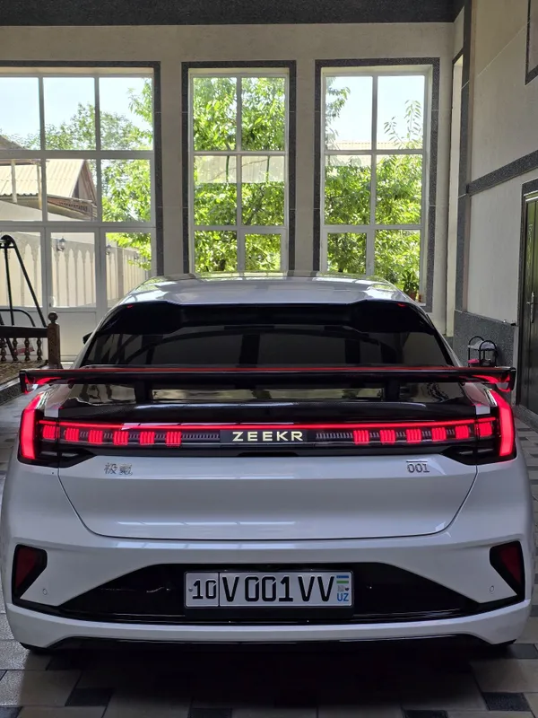 Zeekr 001 YOU Z-sport 2025/2025 100kWh akkumlyator 3.3 sec 0-100km/s 4 Zeekr 001 YOU Z-sport 2025/2025 100kWh akkumlyator 3.3 sec 0-100km/s 4