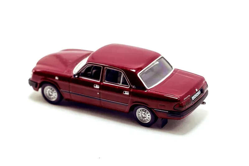 ГАЗ-3110 от фирмы IST models, масштаб 1:43, коллекционая модель. — фото 3