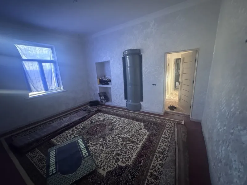 Assalomu alaykum qarshi shaxar maslazavoddan uy sotiladi 3 xonali 5