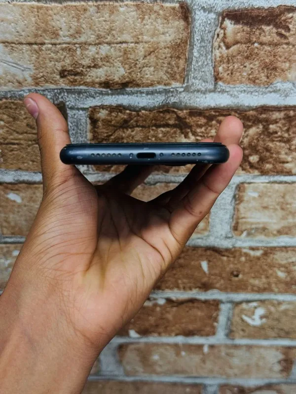 iPhone 11 5