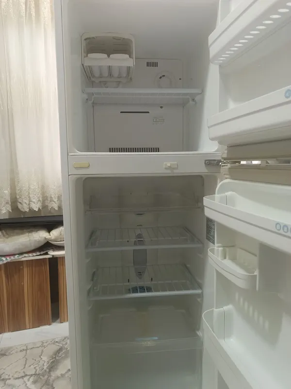 LG haladilnik usta kormagan