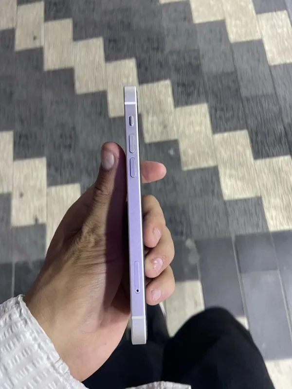 Iphone 12 sotiladi 1