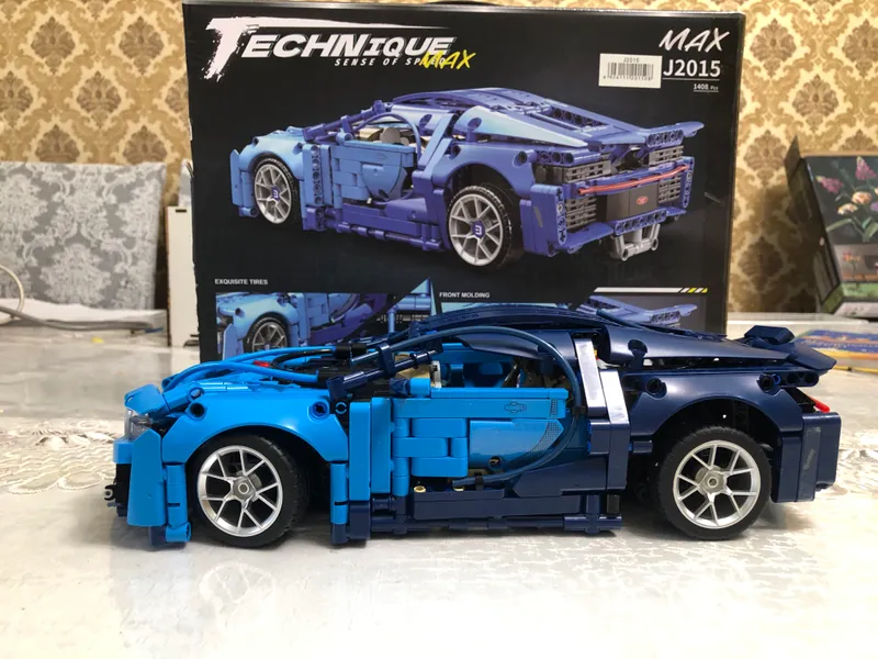 Bugatti Chiron (1408 дет.) — Коллекционная модель — фото 1