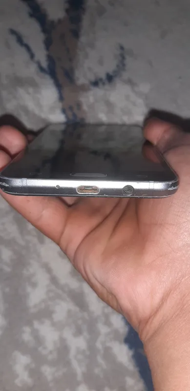 Samsung J6 32gb suvga tushib ketgan ishlamay qoldi — фото 2 Samsung J6 32gb suvga tushib ketgan ishlamay qoldi — фото 2