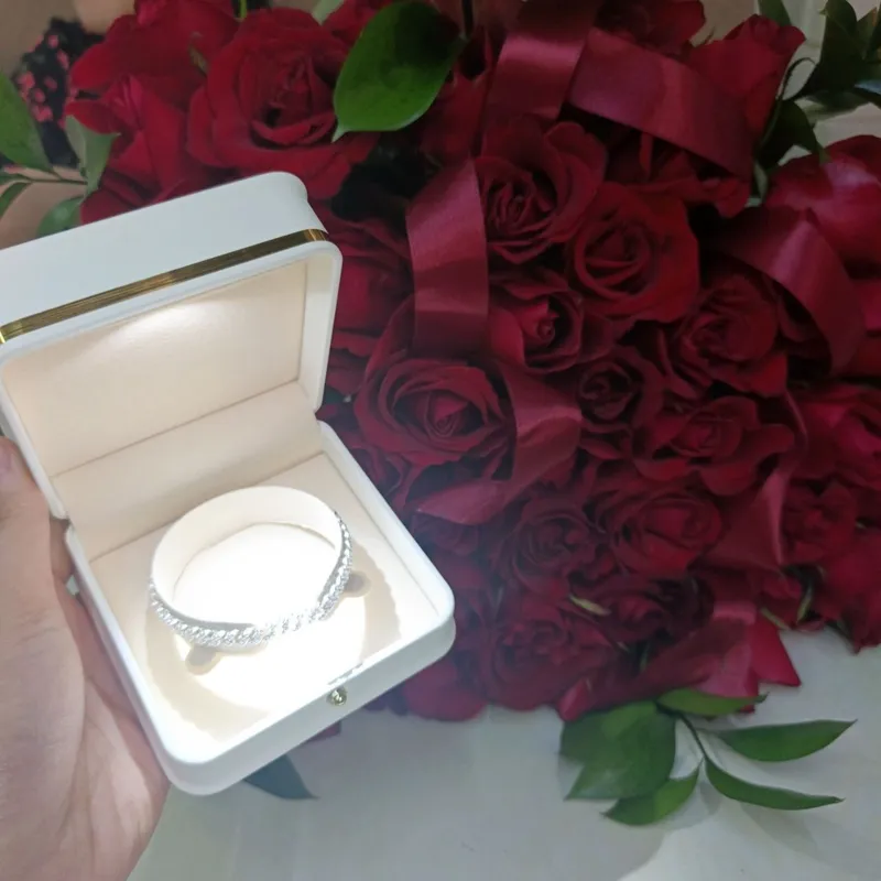 Bilaguzuk sotiladi Pandora idishi bilan 1