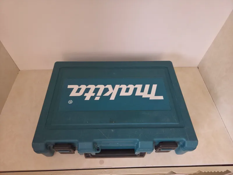 Оригинальный перфоратор Makita HR2470 3