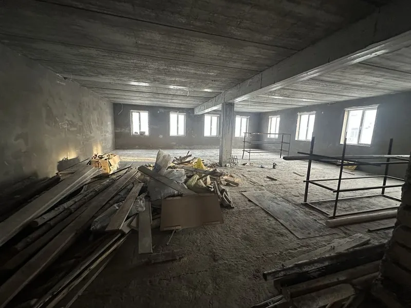 Продаеться Здания 3-этажа 1-2 420кв 3этаж 210кв — фото 2