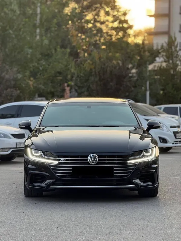 Volkswagen Arteon R 1 Volkswagen Arteon R 1