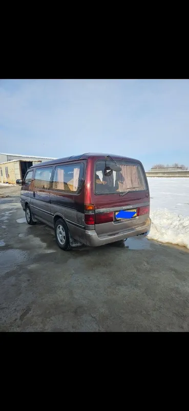 Toyota Hiace минивэн 1992 2 Toyota Hiace минивэн 1992 2