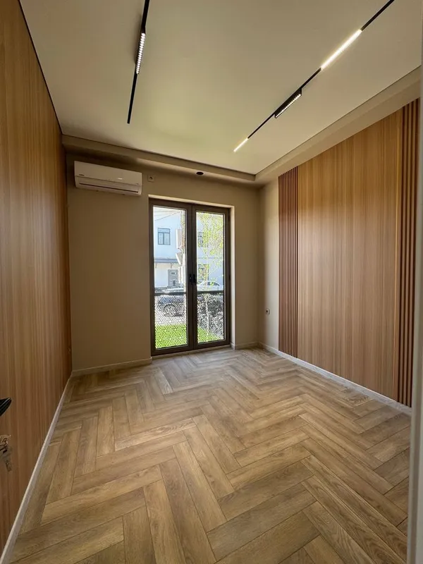 Продажа нового дома 4,7 сотки Циолковская у речки из травертина — фото 3