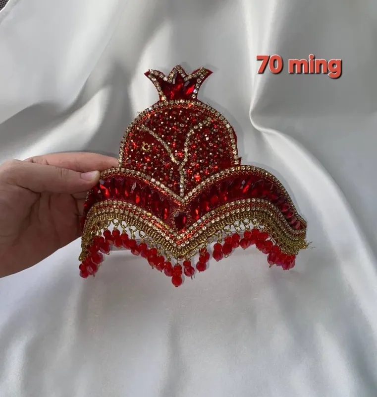 Только тилакўш, носила 2–3 раза, диадема новая 1 Только тилакўш, носила 2–3 раза, диадема новая 1