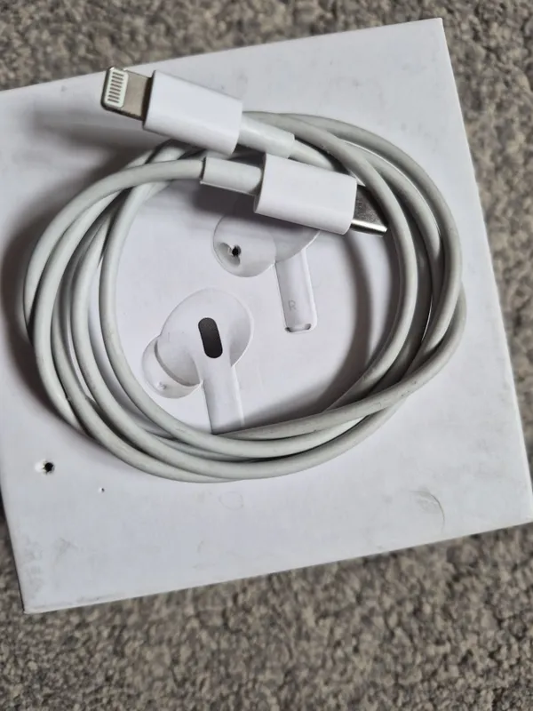 Продам копия AirPods Pro 2 устаревшая версия 1 Продам копия AirPods Pro 2 устаревшая версия 1