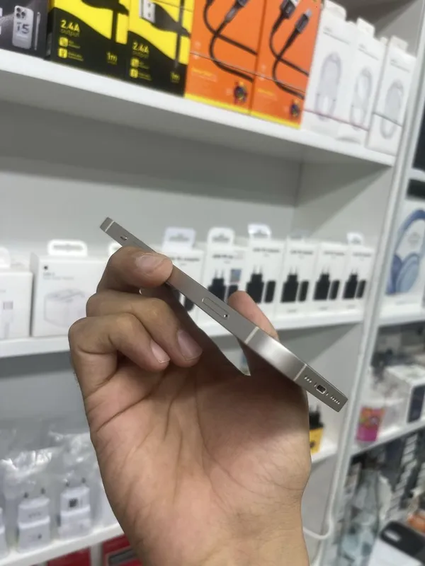 Iphone 13 Oq rangi 3 Iphone 13 Oq rangi 3