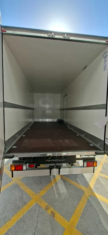 ISUZU NQR90L-L. Грузовой автомобиль изотермический кузов с гидробортом 6