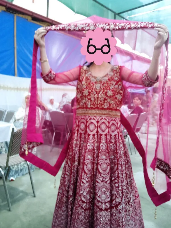 indiski sari sotiladi