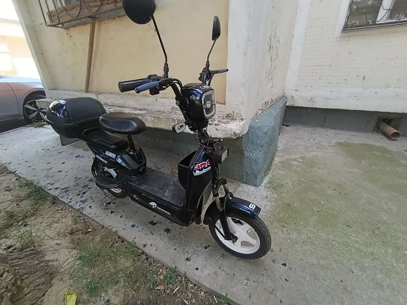 Skuter srochni sotiladi ideal 3
