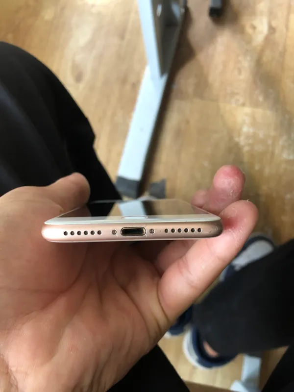 iPhone 8 64 ГБ 5 iPhone 8 64 ГБ 5