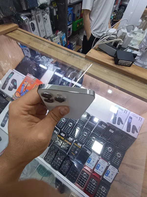 Apple 13 pro max 4 Apple 13 pro max 4