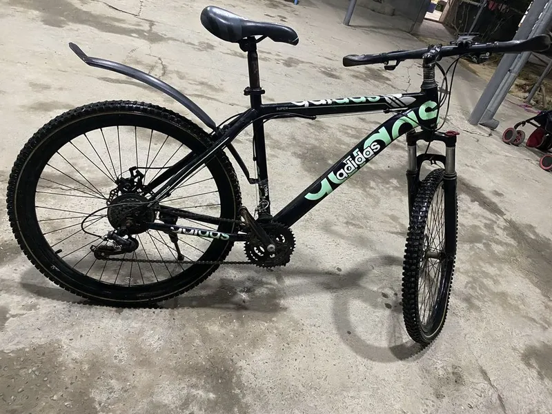 Velosiped adidas 26 pedal bn oldi kamera qoyish kere faqat — фото 3