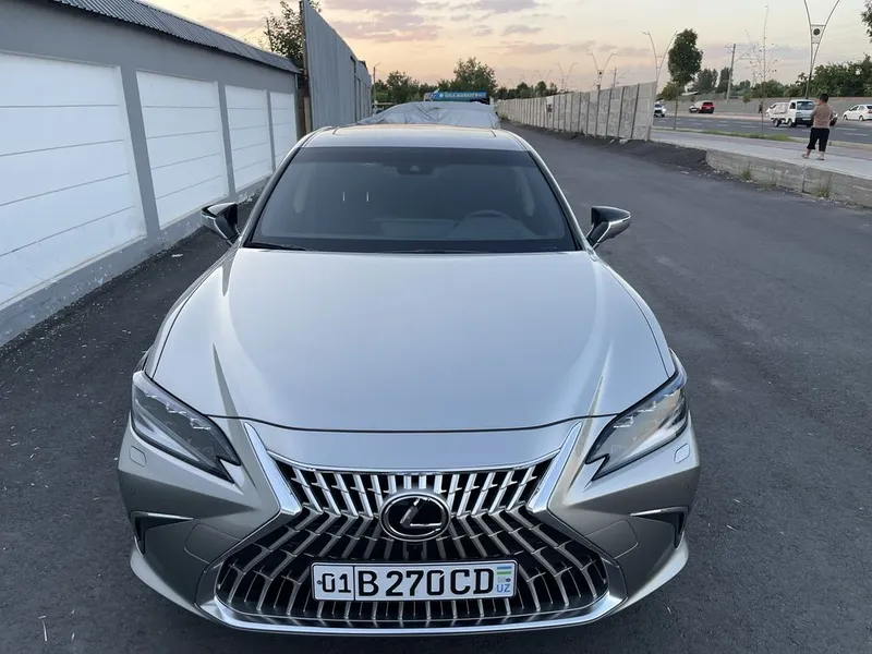 Lexus ES300 Premium 2025 4 Lexus ES300 Premium 2025 4