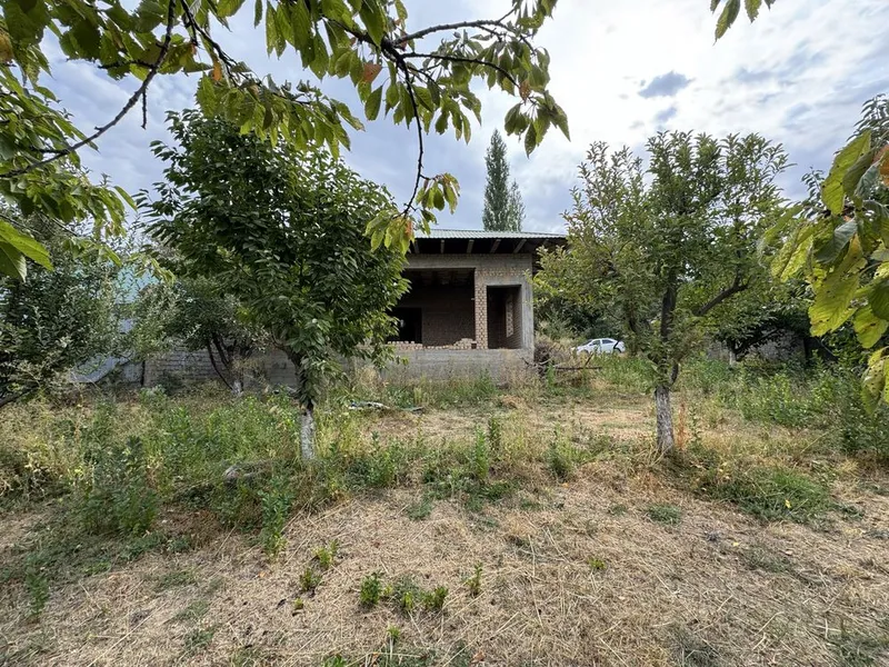 Dacha sotiladi 10 sutix 6 Dacha sotiladi 10 sutix 6