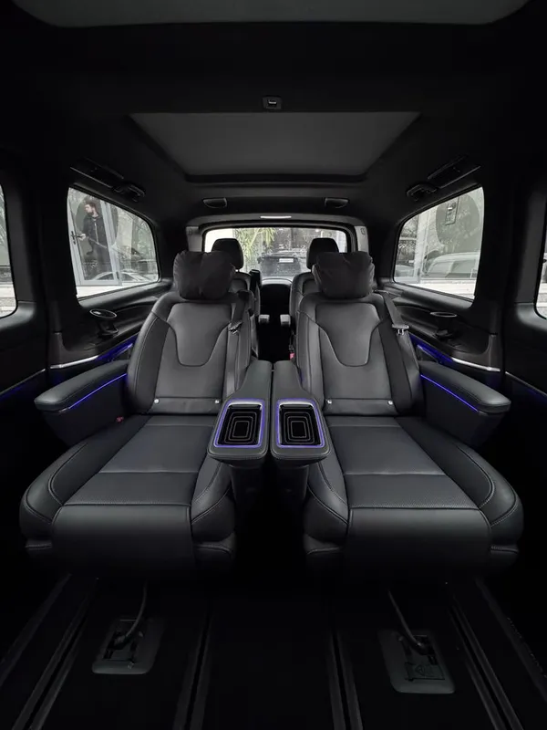 Mercedes-Benz V-Class 300 — фото 4