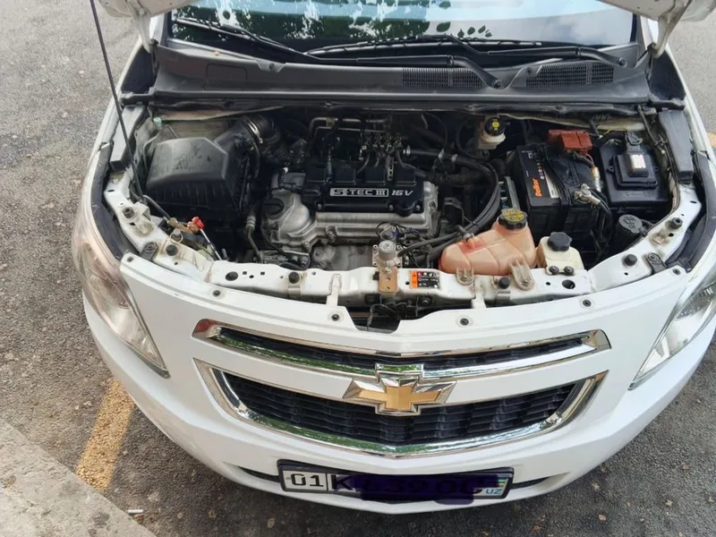 chevrolet cobalt — фото 1