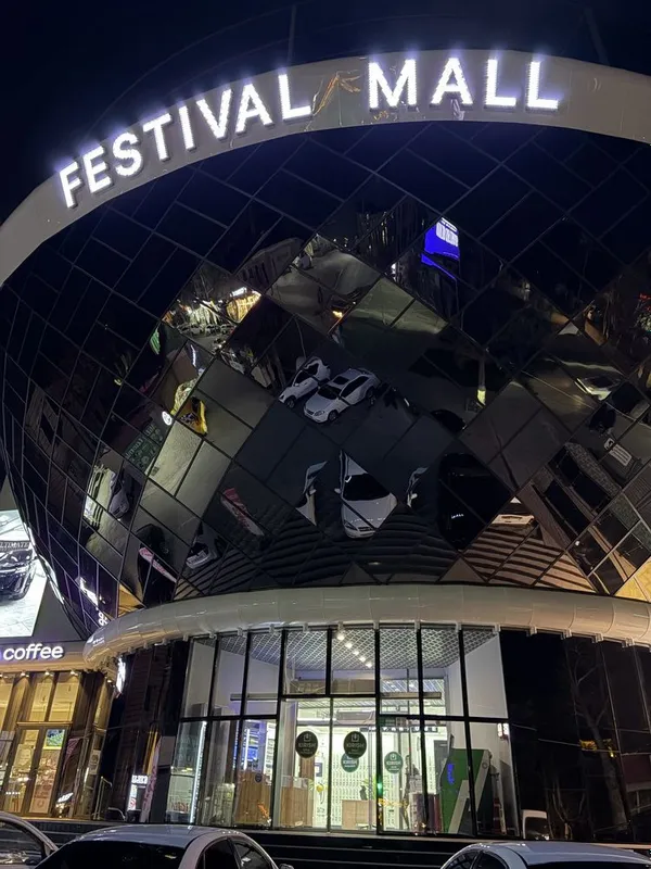 Сдаеться в аренду магазины в Festival Mall
