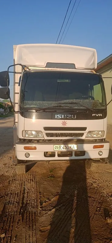Isuzu FVR 33 Furgon