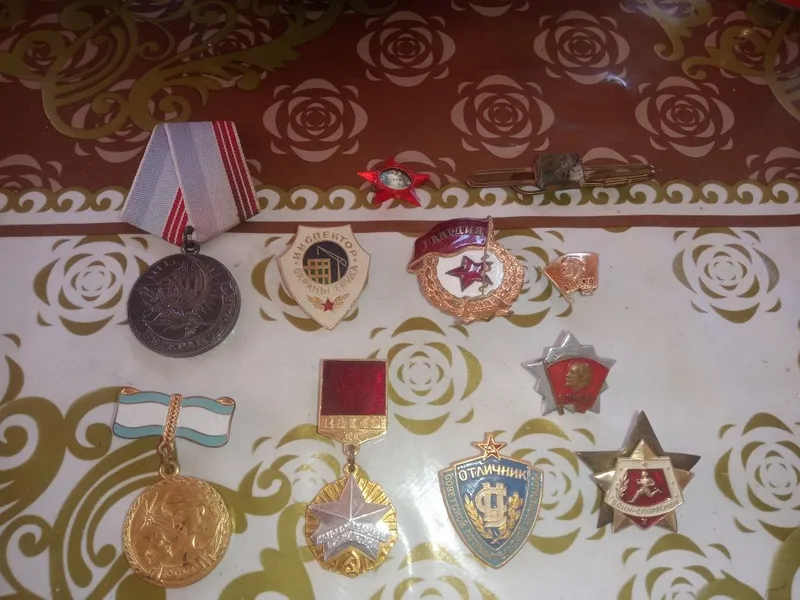 СССР ва Ўзбекистон ССР даврига оид медал ва нишонлар тўплами сотилади 1 СССР ва Ўзбекистон ССР даврига оид медал ва нишонлар тўплами сотилади 1