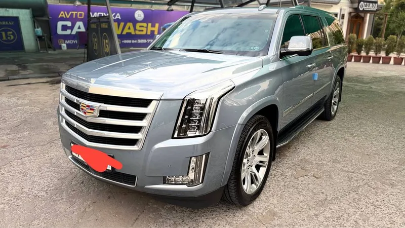 Cadillac Escalade / 2017 2 Cadillac Escalade / 2017 2