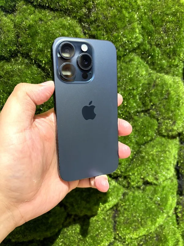 Iphone 15 pro 82% yomkost 128 GB