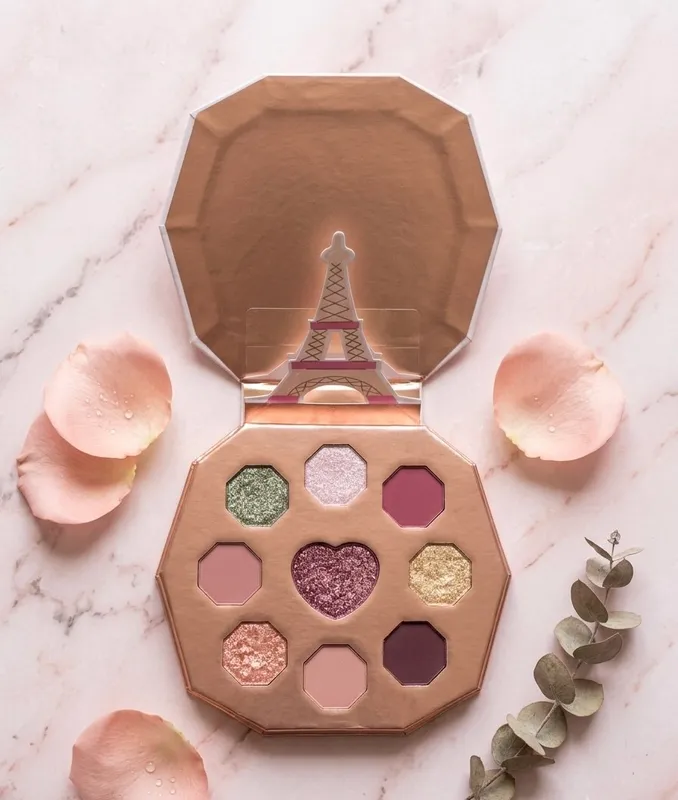 Палетка теней Essence «Emily in Paris» Палетка теней Essence «Emily in Paris»