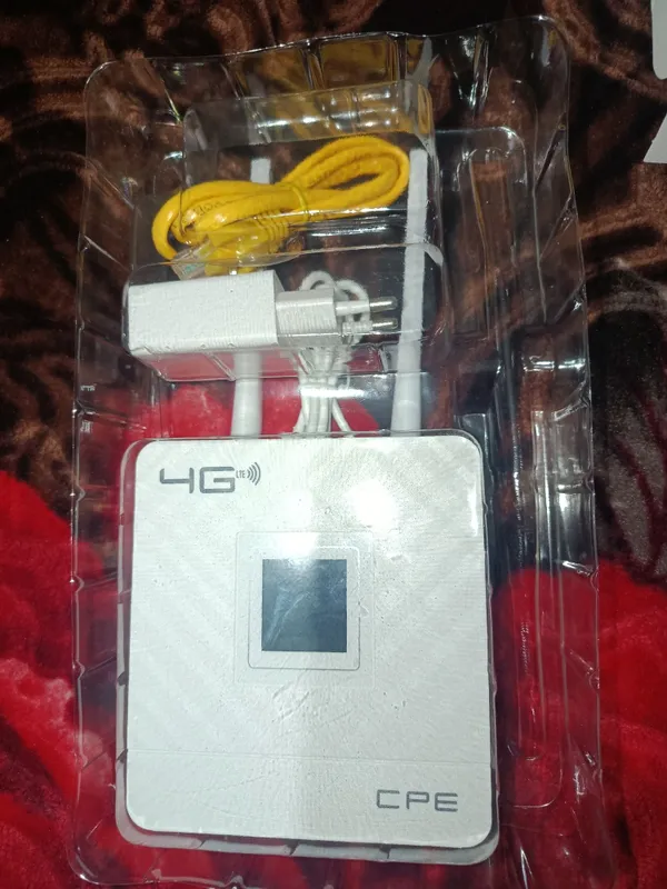 Yangi 4G LTE Wi-Fi router (CPE), SIM karta bilan ishlaydi