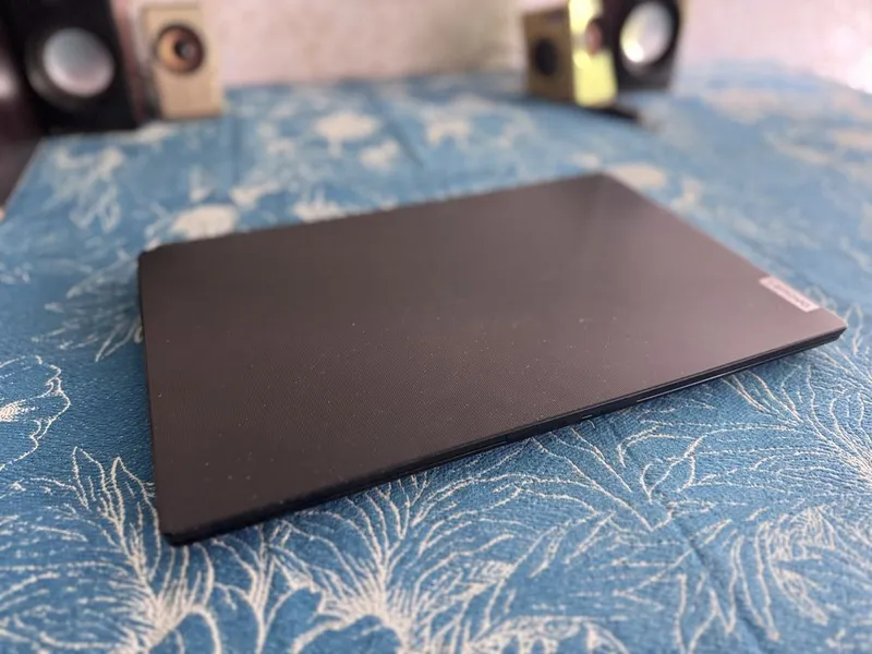 Lenovo v15 82KD 6/12 Ryzen 5 — фото 2