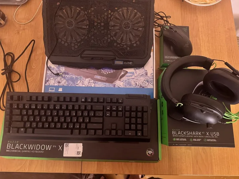 Продам комплект игровой периферии Razer (клавиатура, мышь, наушники) 1 Продам комплект игровой периферии Razer (клавиатура, мышь, наушники) 1