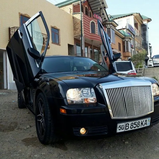 Kraysler 300c mashinasi
