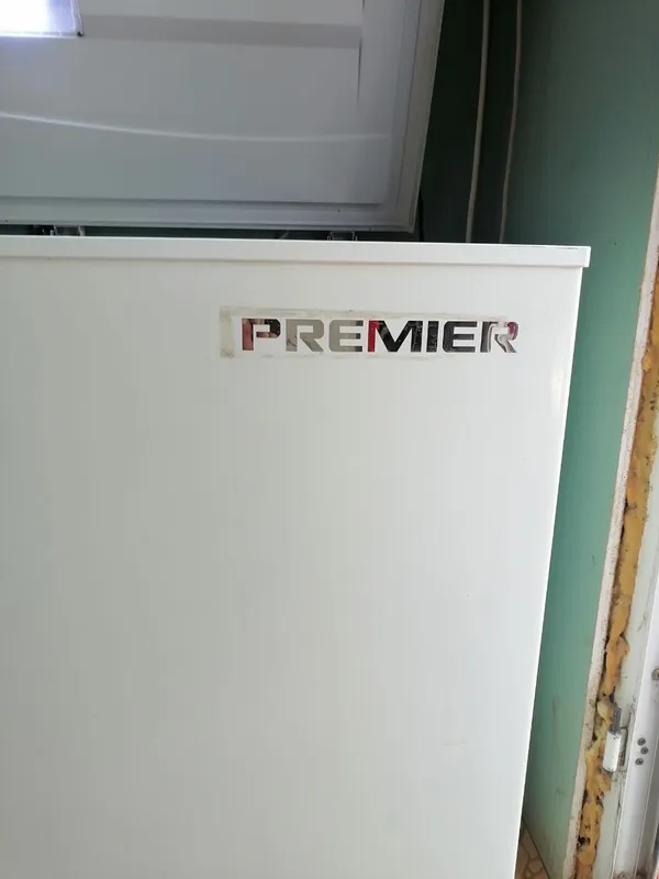 PREMIER сатлады Холодильник 2 PREMIER сатлады Холодильник 2