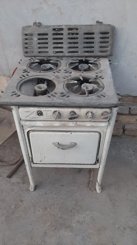 4 kozli gaz plita pechkasam ishlidi.