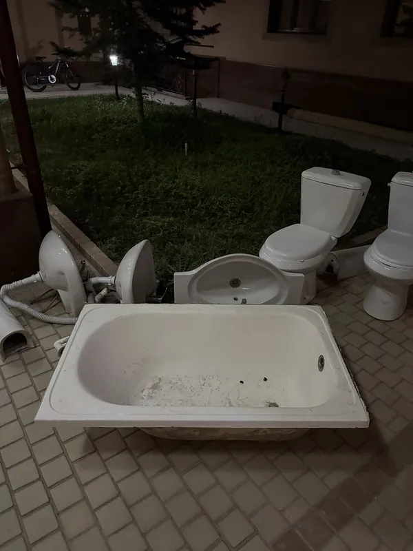 Unitaz Tualet rakvina vanna 4 Unitaz Tualet rakvina vanna 4