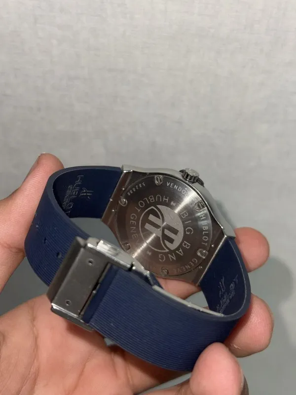 Часы Hublot темно синие 3 Часы Hublot темно синие 3