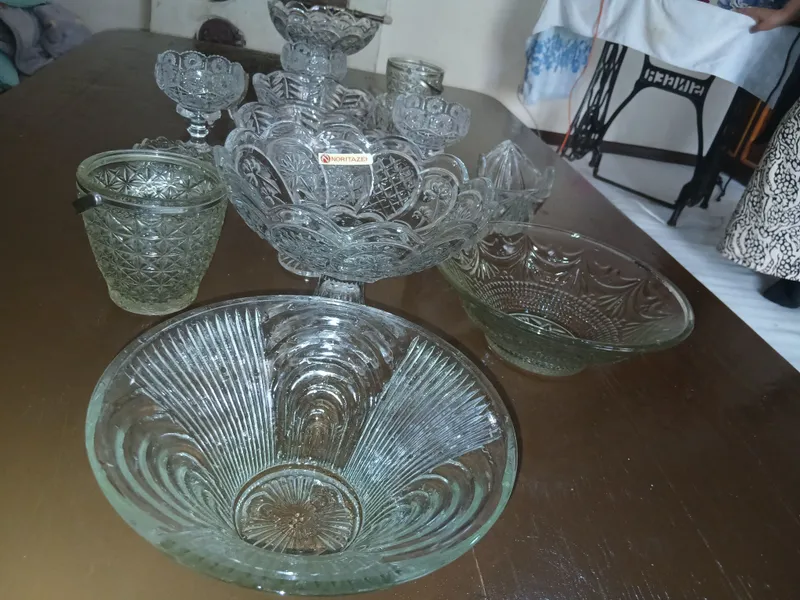 Xrustal, shisha va qora chinni idishla. — фото 4