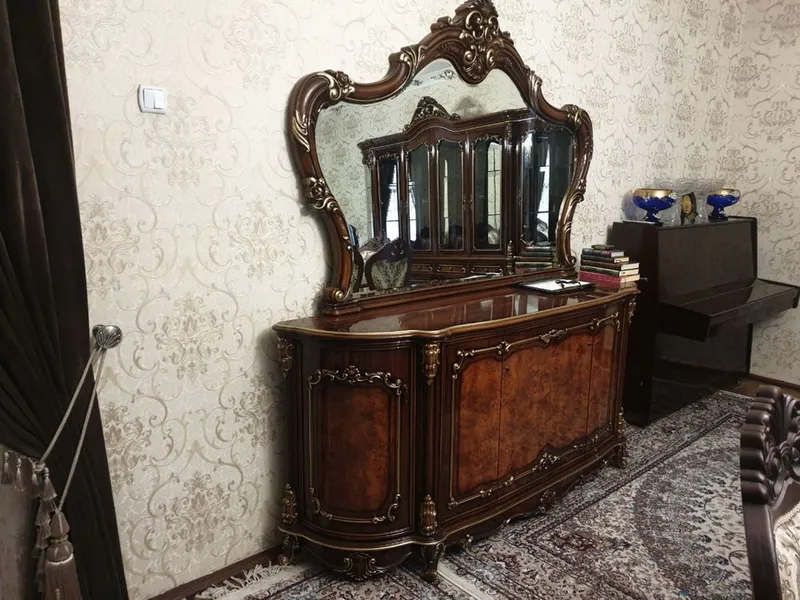 Продаю мебел для гостинной Камплект Горка и Камот 5