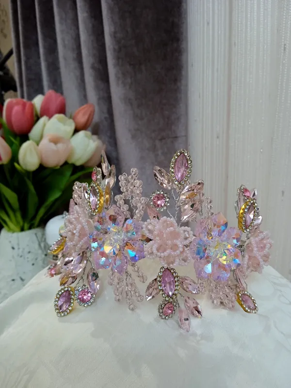 Diadema kelinlar uchun