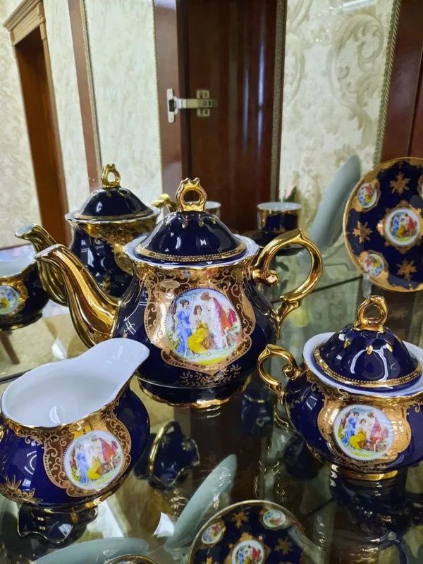 Сервис Мадонна Чехский комплект новый.