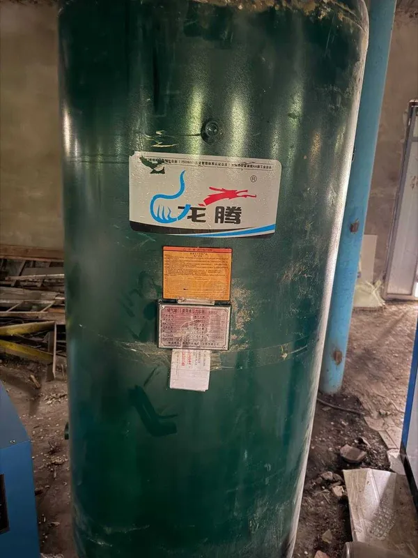 15 HP vintli kompressor + havo quritgich + 500L resiver 2 15 HP vintli kompressor + havo quritgich + 500L resiver 2