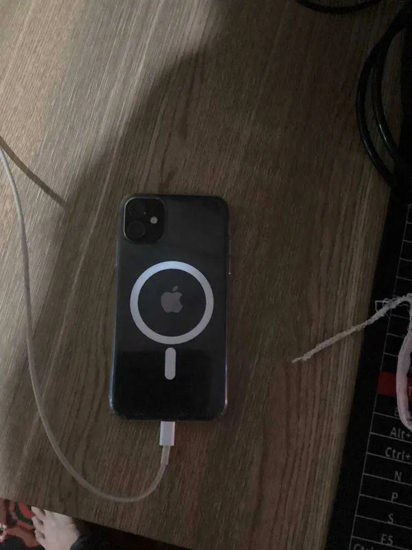 Iphone 11 telefon sotiladi 1