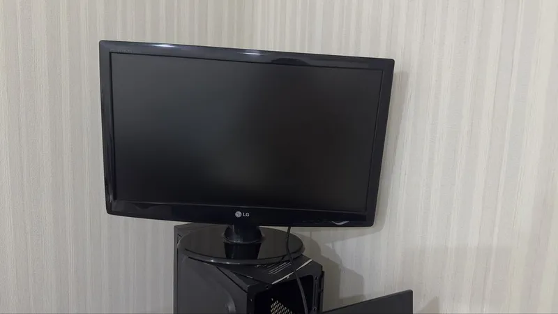 Монитор 24 дюм 60 герц.