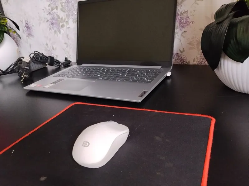 Ноутбук (Lenovo)